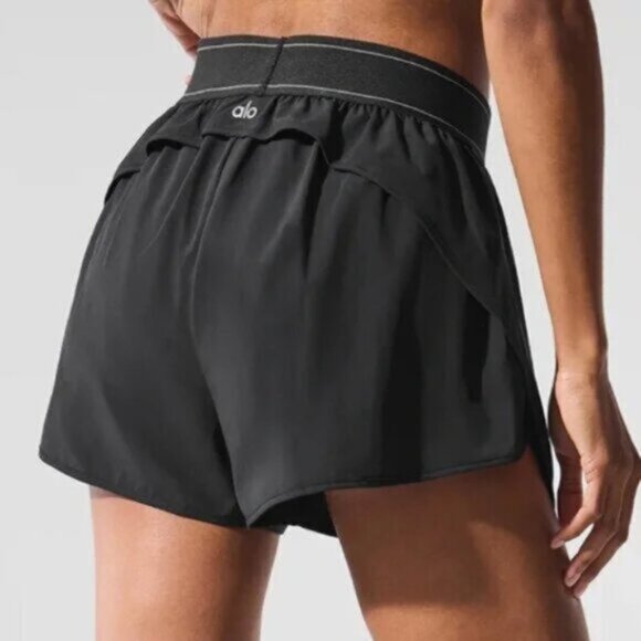 🌸🎉Alo Yoga Match Point Short Black (Size M)🎉🌸 - Picture 4 of 5